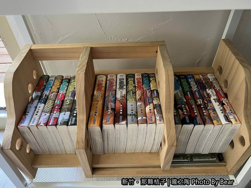 【新竹】「那顆桔子| 瓏之陶咖啡．有小陽台的文青老宅咖啡（手作甜點/戚風蛋糕/司康/鹹食/陶鍋手捻咖啡烘焙/單品咖啡喝到飽）」