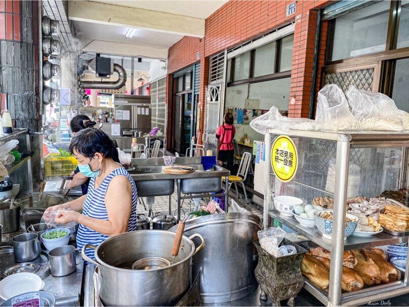 | 高雄美食 |鳳山無名鴨肉麵/招牌菜單都沒有/超級好吃又便宜到爆表！