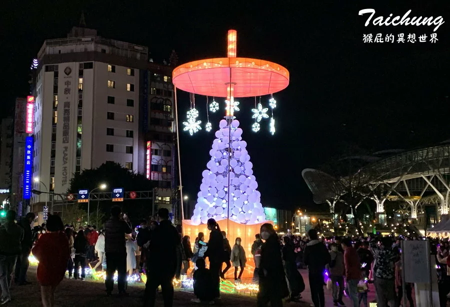 台中新開幕早午餐，季節限定櫻花系列飲品甜點好夢幻，被蜂蜜芥末鮪魚可頌驚艷到超好吃，還有可愛樹懶陪吃唷