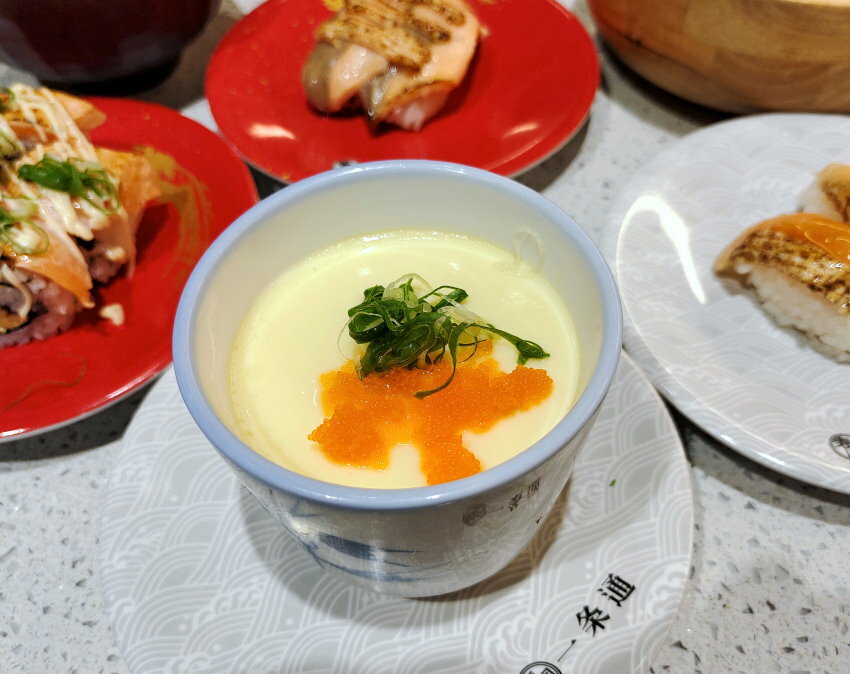 【桃園美食】一条通新幹線壽司.平板點餐、新幹線送餐!環球A19美食推薦!