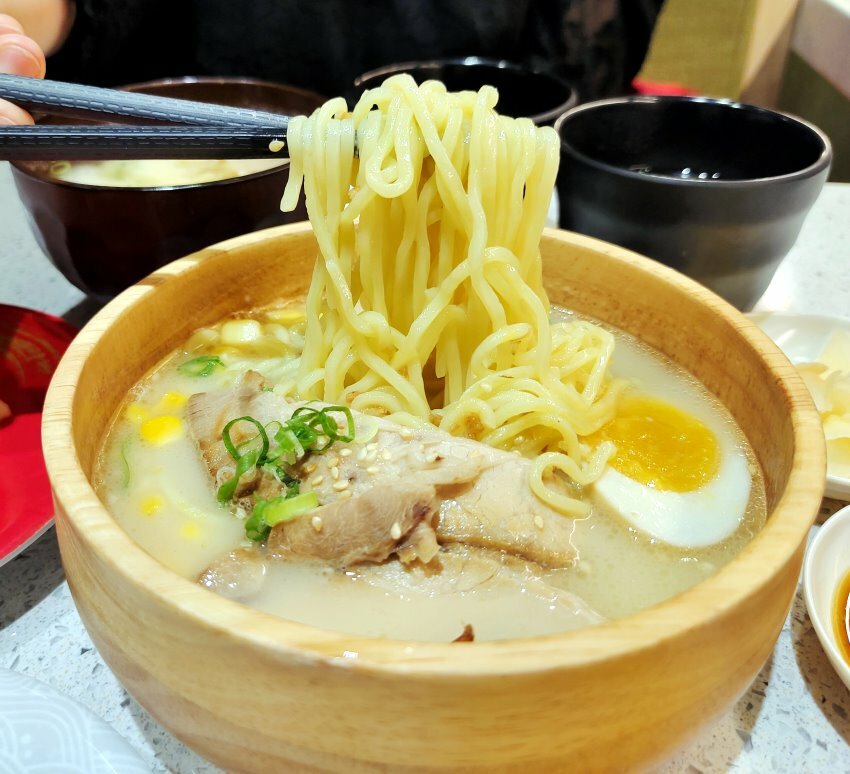 【桃園美食】一条通新幹線壽司.平板點餐、新幹線送餐!環球A19美食推薦!