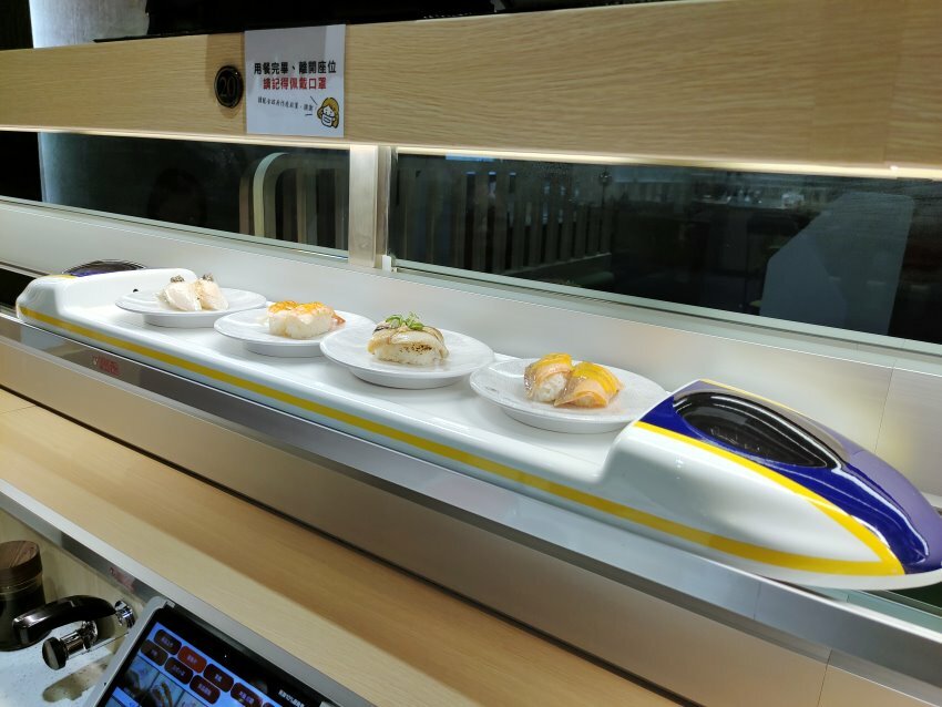 【桃園美食】一条通新幹線壽司.平板點餐、新幹線送餐!環球A19美食推薦!