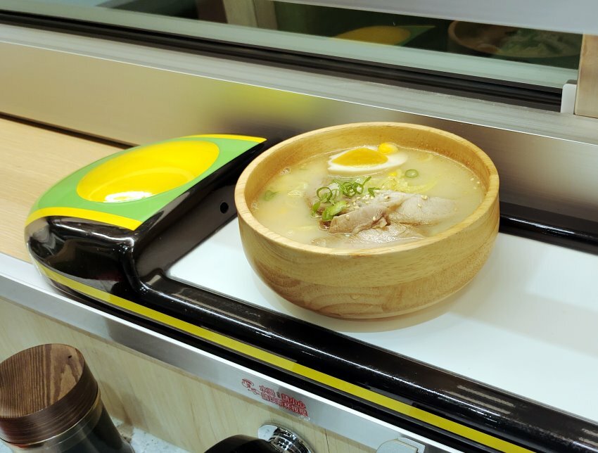 【桃園美食】一条通新幹線壽司.平板點餐、新幹線送餐!環球A19美食推薦!