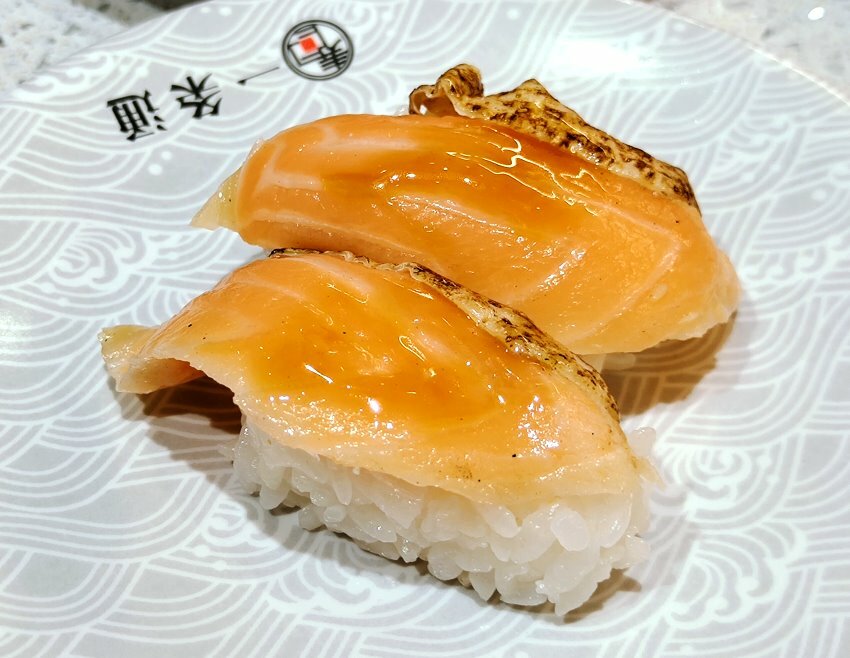 【桃園美食】一条通新幹線壽司.平板點餐、新幹線送餐!環球A19美食推薦!