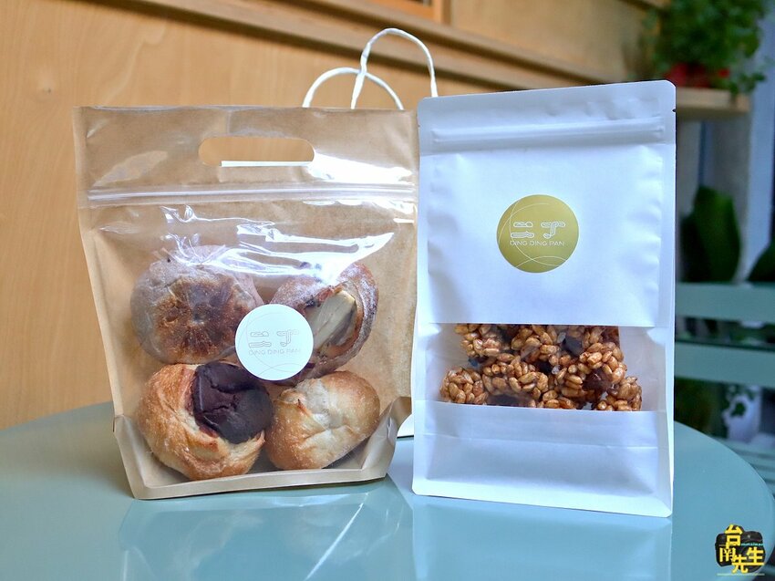 台南麵包店／隱身巷弄超低調迷你小店／沒有在地人帶路可能找不到／低糖低油嚴選天然原物料／不含防腐劑與化學香料／每日限量賣完為止晚來吃不到