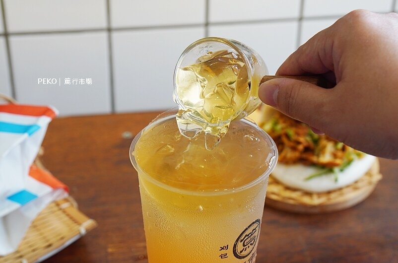 篤行市場.刈包.虎咬豬.中壢下午茶.中壢美食.中壢刈包.篤行市場中壢.桃園美食.中壢飲料.中壢手搖飲. 篤行市場.刈包.虎咬豬.中壢下午茶.中壢美食.中壢刈包.篤行市場中壢.桃園美食.中壢飲料.中壢手搖飲.