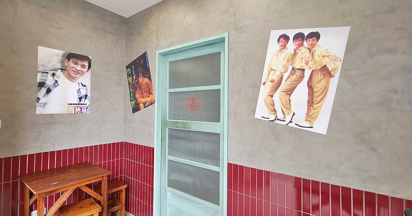 /tmp/phpc4rYeQ /tmp/phpc4rYeQ