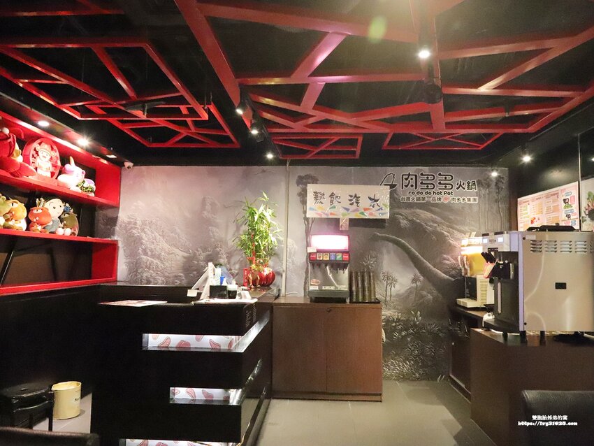 台灣火鍋第一品牌 – 肉多多火鍋高雄三多店 / 火鍋必吃名店 / 龍王麻辣鍋