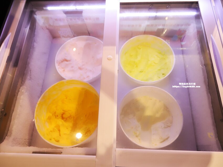 台灣火鍋第一品牌 – 肉多多火鍋高雄三多店 / 火鍋必吃名店 / 龍王麻辣鍋