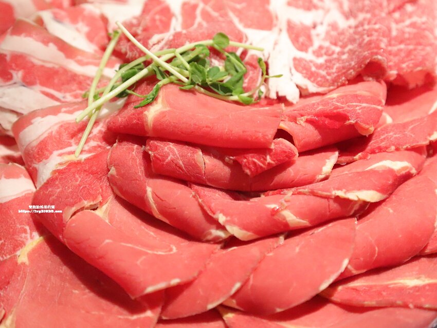 台灣火鍋第一品牌 – 肉多多火鍋高雄三多店 / 火鍋必吃名店 / 龍王麻辣鍋