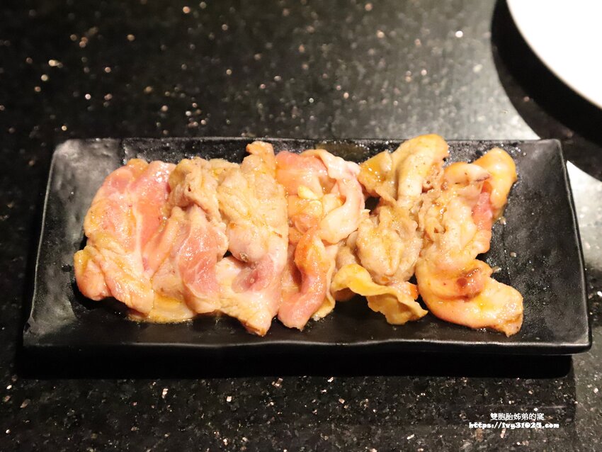 台灣火鍋第一品牌 – 肉多多火鍋高雄三多店 / 火鍋必吃名店 / 龍王麻辣鍋