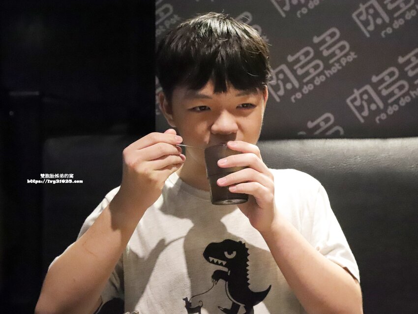 台灣火鍋第一品牌 – 肉多多火鍋高雄三多店 / 火鍋必吃名店 / 龍王麻辣鍋