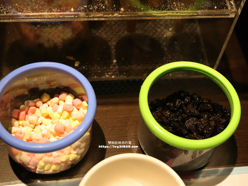 台灣火鍋第一品牌 – 肉多多火鍋高雄三多店 / 火鍋必吃名店 / 龍王麻辣鍋