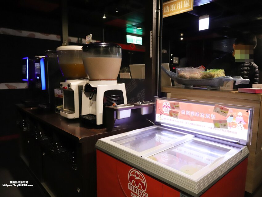 台灣火鍋第一品牌 – 肉多多火鍋高雄三多店 / 火鍋必吃名店 / 龍王麻辣鍋