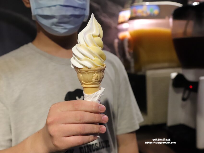 台灣火鍋第一品牌 – 肉多多火鍋高雄三多店 / 火鍋必吃名店 / 龍王麻辣鍋