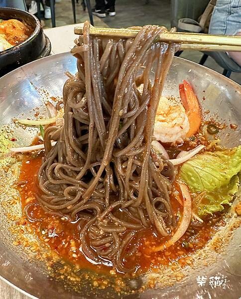 【台北】梨谷韓式鐵板炭火烤肉|炭烤豬五花包菜,韓式小菜吃到飽 【台北】梨谷韓式鐵板炭火烤肉|炭烤豬五花包菜,韓式小菜吃到飽