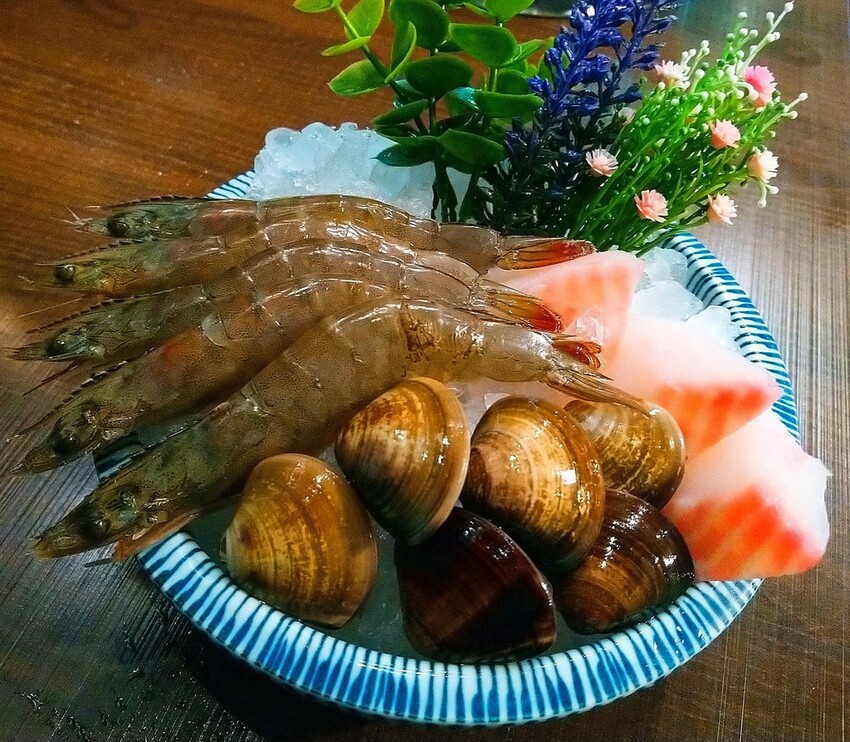 [分享]全台最大火鍋集團火鍋第一品牌樂多多集團旗下爆紅名店，來新店三民街插旗！火鍋迷必吃名店-狂一鍋新