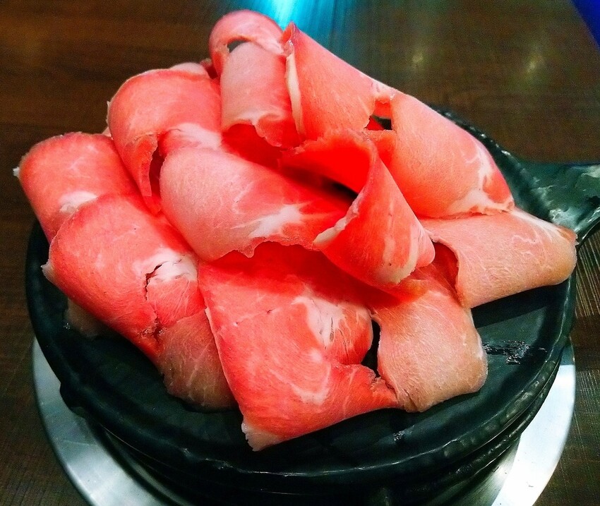 [分享]全台最大火鍋集團火鍋第一品牌樂多多集團旗下爆紅名店，來新店三民街插旗！火鍋迷必吃名店-狂一鍋新