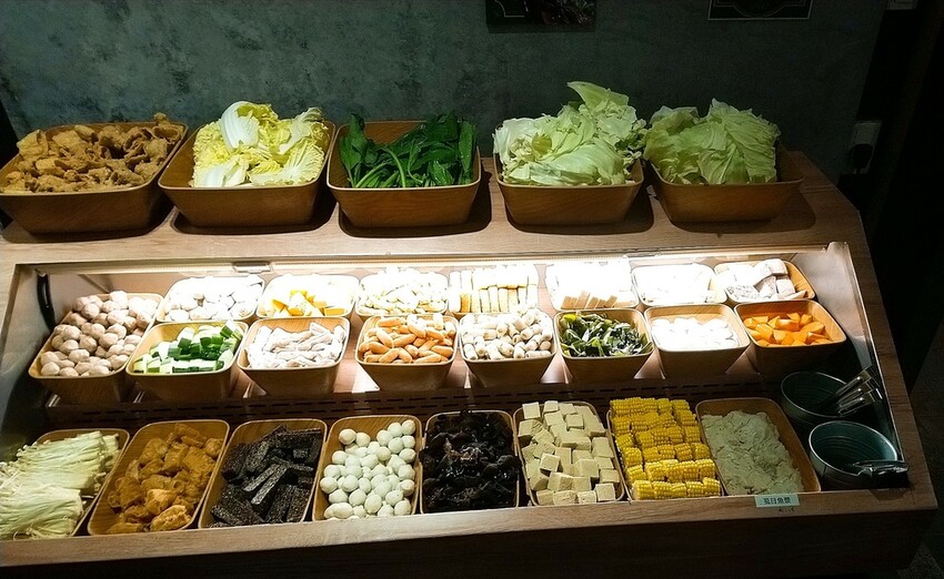 [分享]全台最大火鍋集團火鍋第一品牌樂多多集團旗下爆紅名店，來新店三民街插旗！火鍋迷必吃名店-狂一鍋新