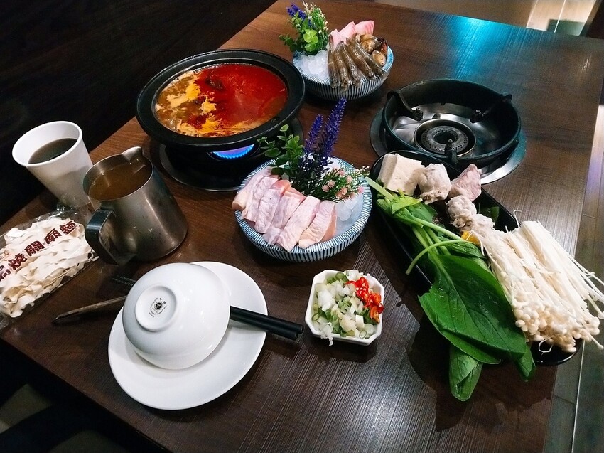 [分享]全台最大火鍋集團火鍋第一品牌樂多多集團旗下爆紅名店，來新店三民街插旗！火鍋迷必吃名店-狂一鍋新