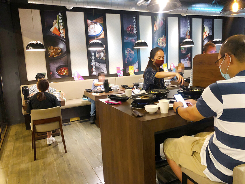 新店台式火鍋,捷運七張站台式火鍋,七張捷運站台式火鍋,新店爆炒火鍋,好吃火鍋湯底推薦,新店宵夜推薦,新店宵夜火鍋,新店宵夜麻辣鍋