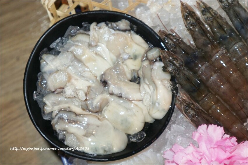 台灣火鍋第一品牌-肉多多火鍋桃園春日店大變身 超人氣排隊名店 "熟成肉肉元宇宙"菜單新上市 蔬食自助吧無限吃到飽