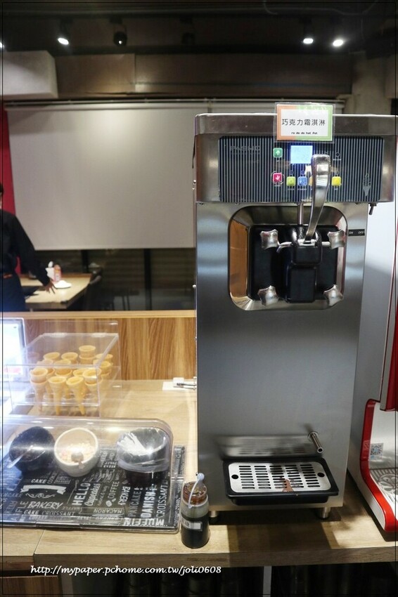 台灣火鍋第一品牌-肉多多火鍋桃園春日店大變身 超人氣排隊名店 "熟成肉肉元宇宙"菜單新上市 蔬食自助吧無限吃到飽