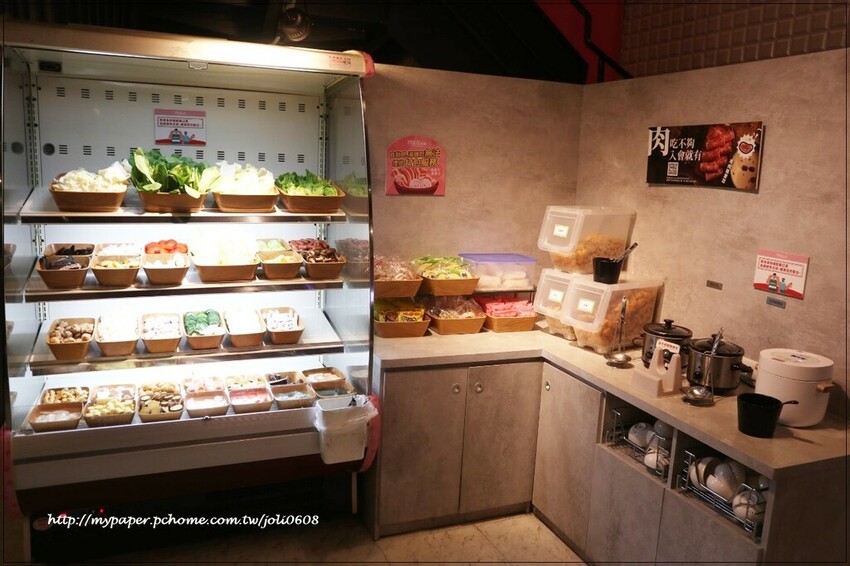 台灣火鍋第一品牌-肉多多火鍋桃園春日店大變身 超人氣排隊名店 "熟成肉肉元宇宙"菜單新上市 蔬食自助吧無限吃到飽
