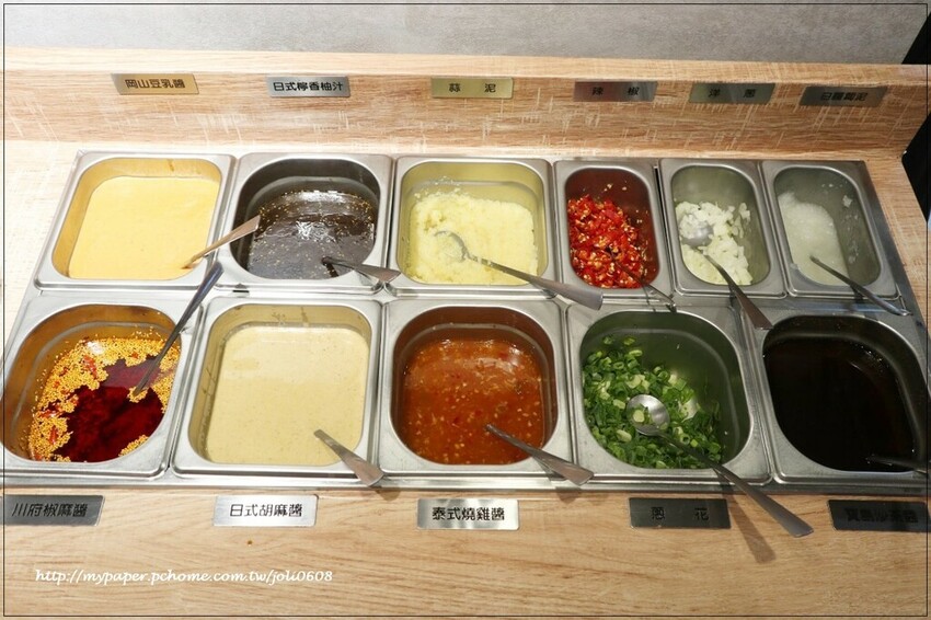 台灣火鍋第一品牌-肉多多火鍋桃園春日店大變身 超人氣排隊名店 "熟成肉肉元宇宙"菜單新上市 蔬食自助吧無限吃到飽