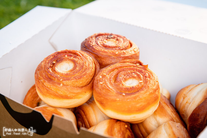 新竹鼎鼎有名的二良脆皮烤饅頭進軍彰化囉,每天現烤只賣4個小時~