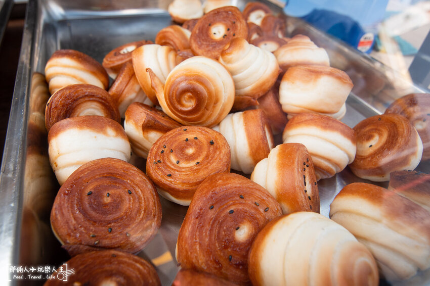 新竹鼎鼎有名的二良脆皮烤饅頭進軍彰化囉,每天現烤只賣4個小時~