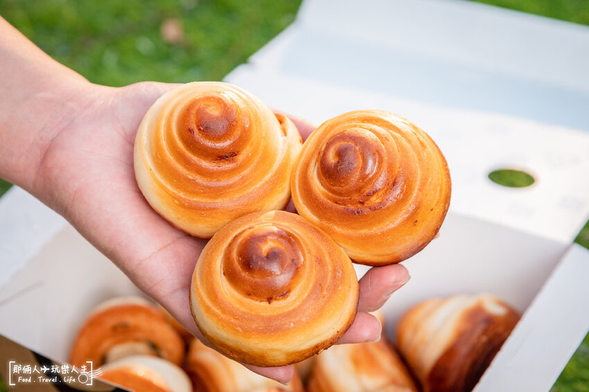 新竹鼎鼎有名的二良脆皮烤饅頭進軍彰化囉,每天現烤只賣4個小時~