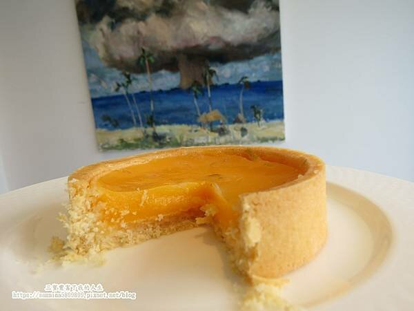 台中南屯咖啡廳【北極星品啡】唯一一間結合畫廊的文藝咖啡廳 以公益起點 幫助年輕學子一展長才