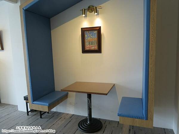 台中南屯咖啡廳【北極星品啡】唯一一間結合畫廊的文藝咖啡廳 以公益起點 幫助年輕學子一展長才