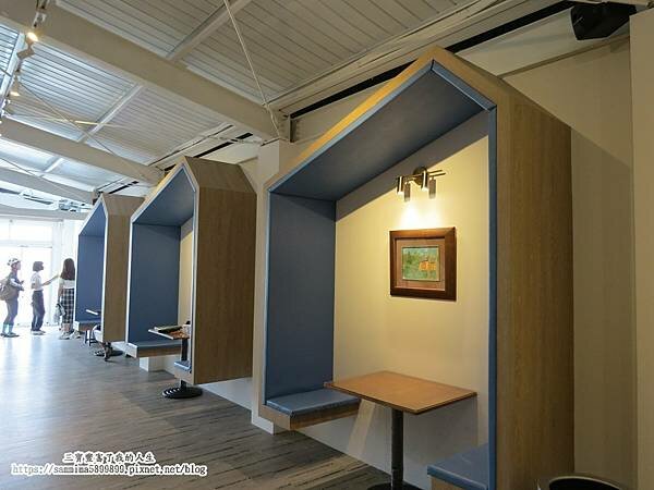 台中南屯咖啡廳【北極星品啡】唯一一間結合畫廊的文藝咖啡廳 以公益起點 幫助年輕學子一展長才