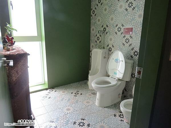 台中南屯咖啡廳【北極星品啡】唯一一間結合畫廊的文藝咖啡廳 以公益起點 幫助年輕學子一展長才