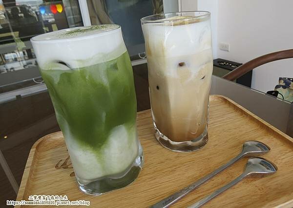 台中南屯咖啡廳【北極星品啡】唯一一間結合畫廊的文藝咖啡廳 以公益起點 幫助年輕學子一展長才