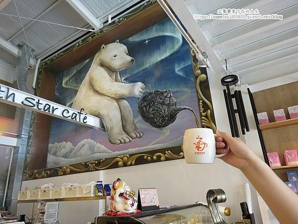 台中南屯咖啡廳【北極星品啡】唯一一間結合畫廊的文藝咖啡廳 以公益起點 幫助年輕學子一展長才