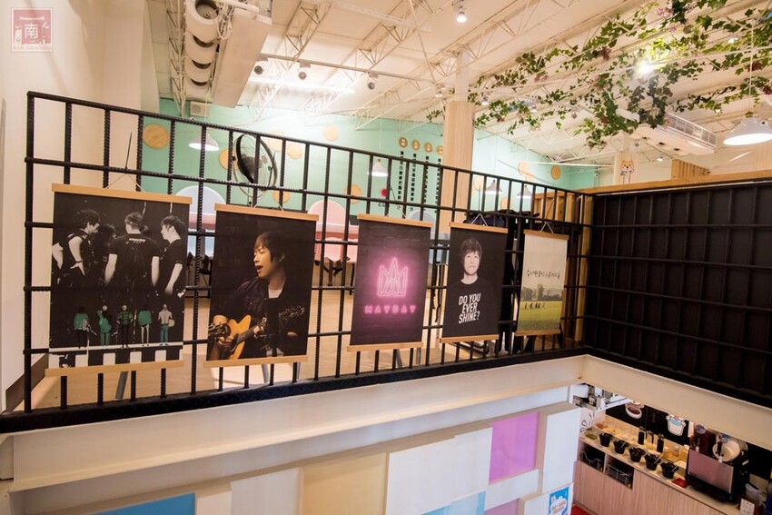 【臺南美食】12款湯頭讓你選,菜盤換肉盤不加價,讓喜歡吃肉的朋友一次吃個夠,也是毛小孩友善餐廳,而且店內有五月天收藏品分享看,超大造型玩偶免費拍~養鍋台南文化店 - 南人幫