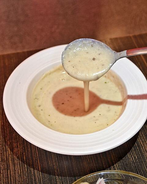 義食光∥左營區美食∥巷弄裡藏著歐風義式料理∥薄餅、燉飯、義大利麵還有隱藏版限定料理都不可錯過