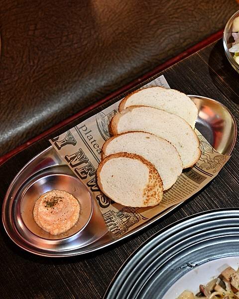 義食光∥左營區美食∥巷弄裡藏著歐風義式料理∥薄餅、燉飯、義大利麵還有隱藏版限定料理都不可錯過