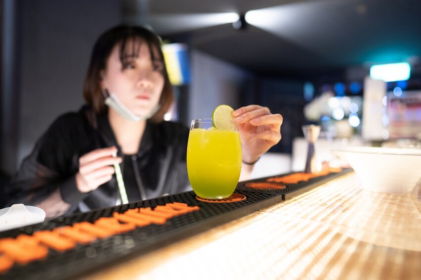 中山區美食|華燈初上拍攝地點大公開!2022台北條通商圈一日遊懶人包~必訪5間特色餐廳,無飲、麗姐麻油雞、