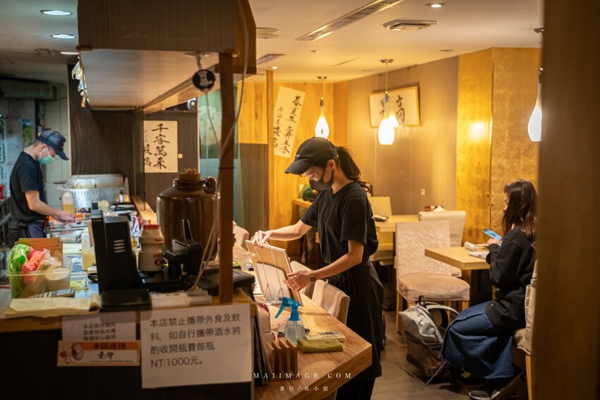 中山區美食|華燈初上拍攝地點大公開!2022台北條通商圈一日遊懶人包~必訪5間特色餐廳,無飲、麗姐麻油雞、