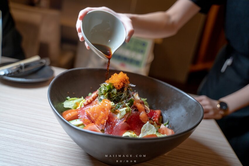 中山區美食|華燈初上拍攝地點大公開!2022台北條通商圈一日遊懶人包~必訪5間特色餐廳,無飲、麗姐麻油雞、