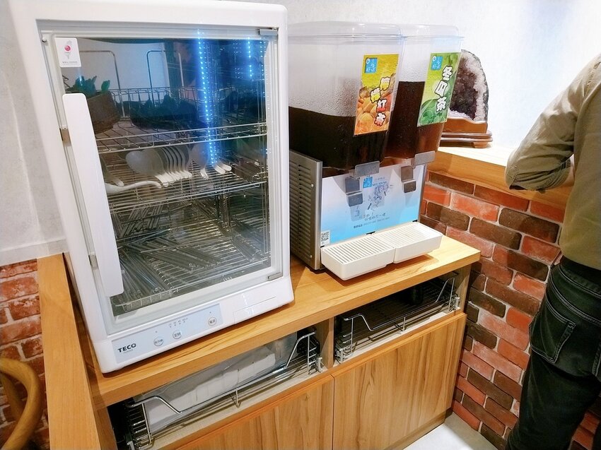 [麻辣鴨血臭豆腐宵夜場推薦]來碗「湊臭」的麻辣鴨血臭豆腐，板橋麻辣小吃，獨家秘方熬煮的多層次湯頭，開胃