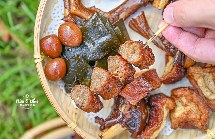 台中東山鴨頭，近30種食材先滷後炸，推薦必點超酥脆的招牌豆皮 -妮妮布魯