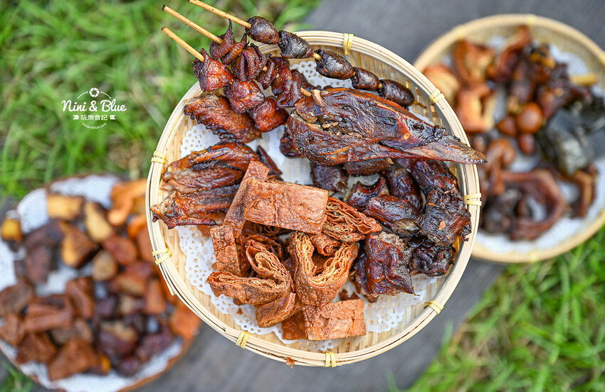 台中東山鴨頭，近30種食材先滷後炸，推薦必點超酥脆的招牌豆皮 -妮妮布魯