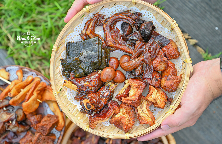 台中東山鴨頭，近30種食材先滷後炸，推薦必點超酥脆的招牌豆皮 -妮妮布魯