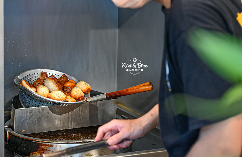 台中東山鴨頭，近30種食材先滷後炸，推薦必點超酥脆的招牌豆皮 -妮妮布魯
