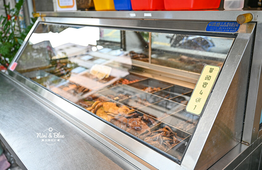 台中東山鴨頭，近30種食材先滷後炸，推薦必點超酥脆的招牌豆皮 -妮妮布魯